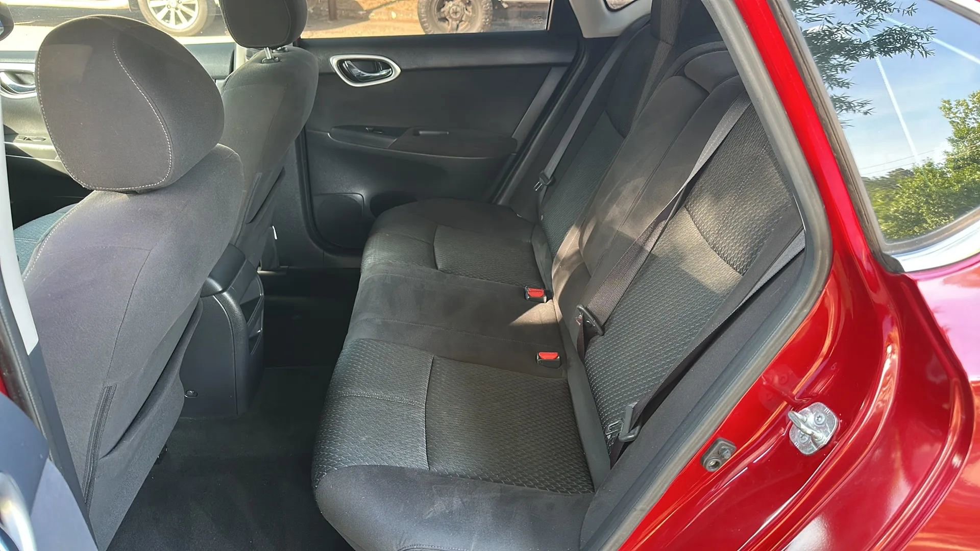 Used 2013 Nissan Sentra SR w/ Premium Pkg FWD image 17