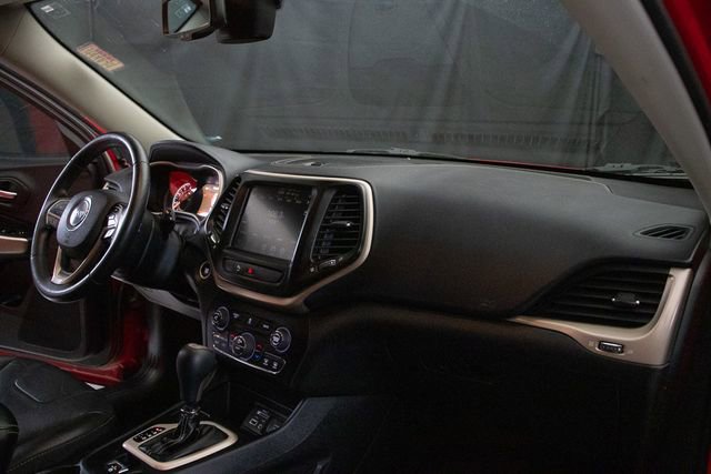 Used 2018 Jeep Cherokee Limited w/ High Altitude Package image 15