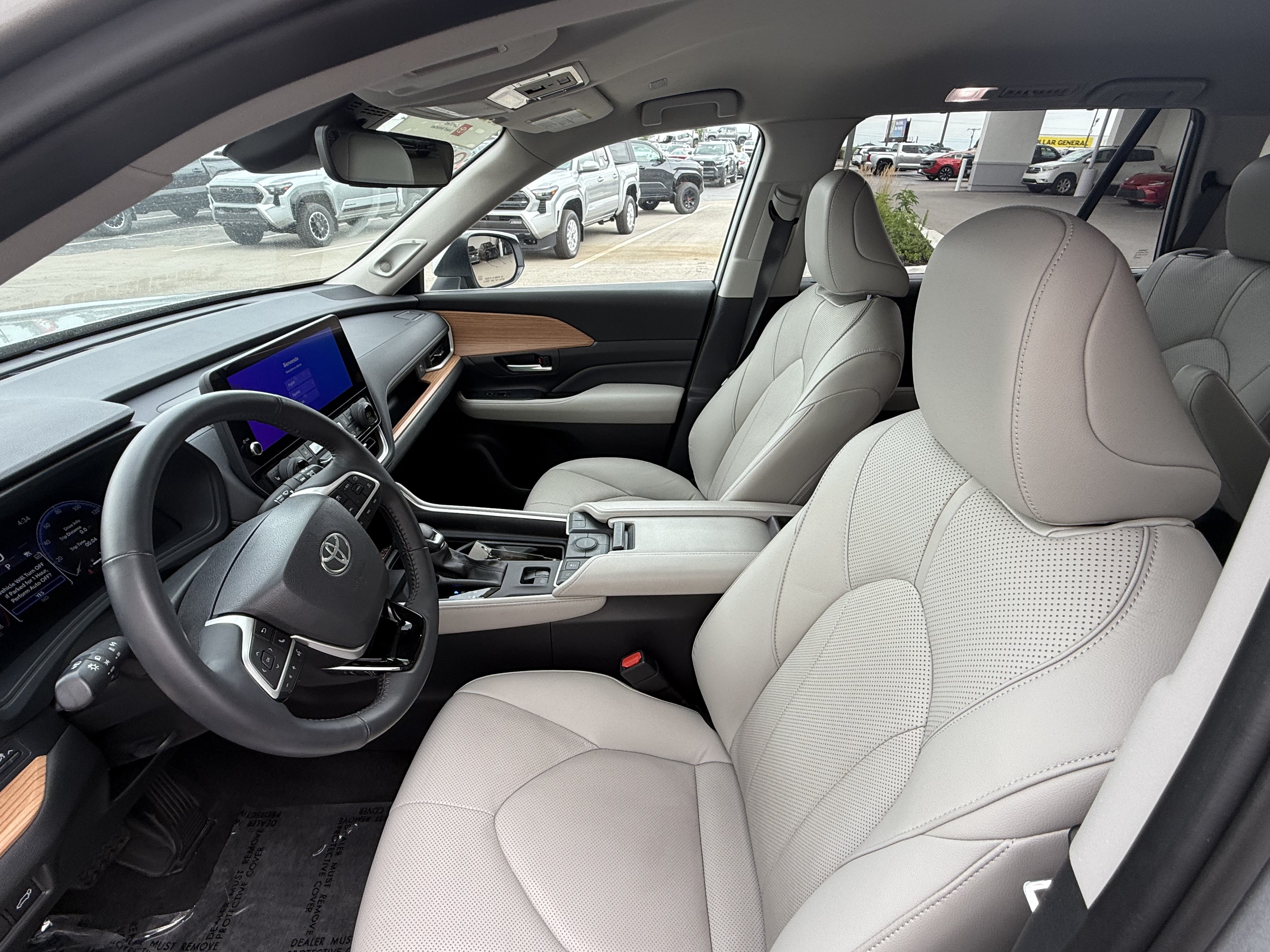 Certified 2024 Toyota Grand Highlander AWD image 4