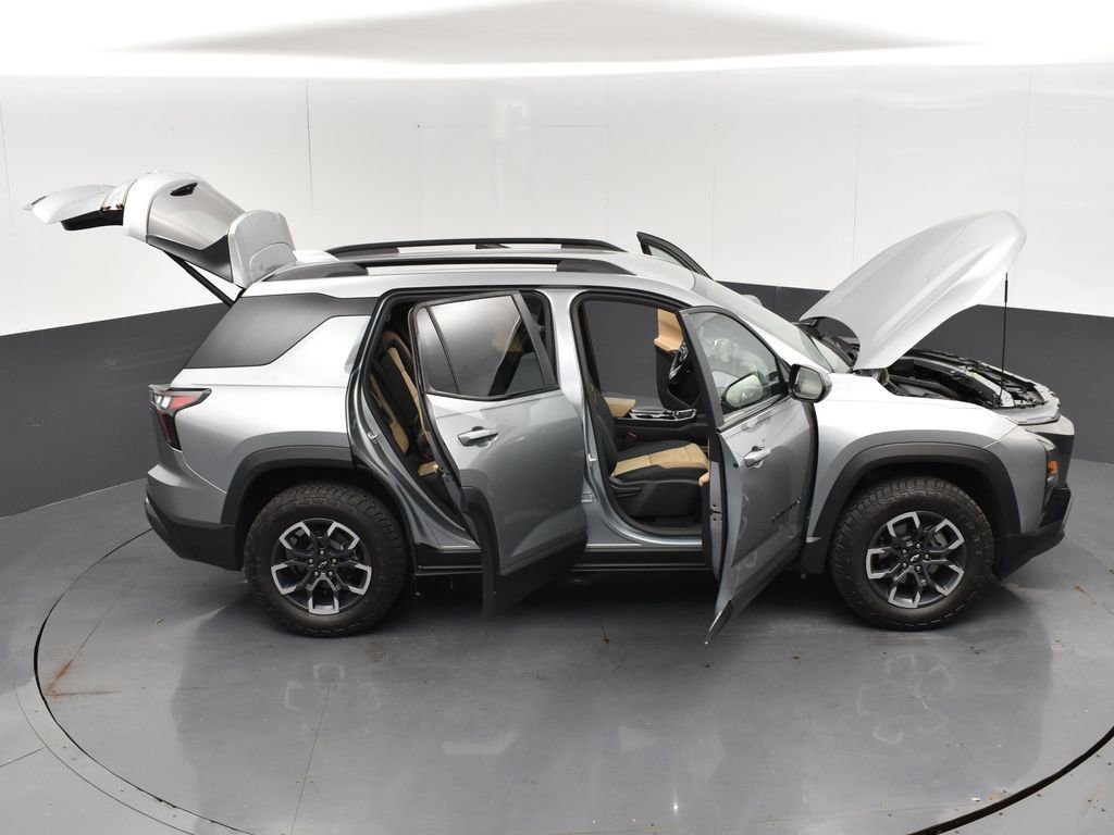 Used 2025 Chevrolet Equinox ACTIV image 28