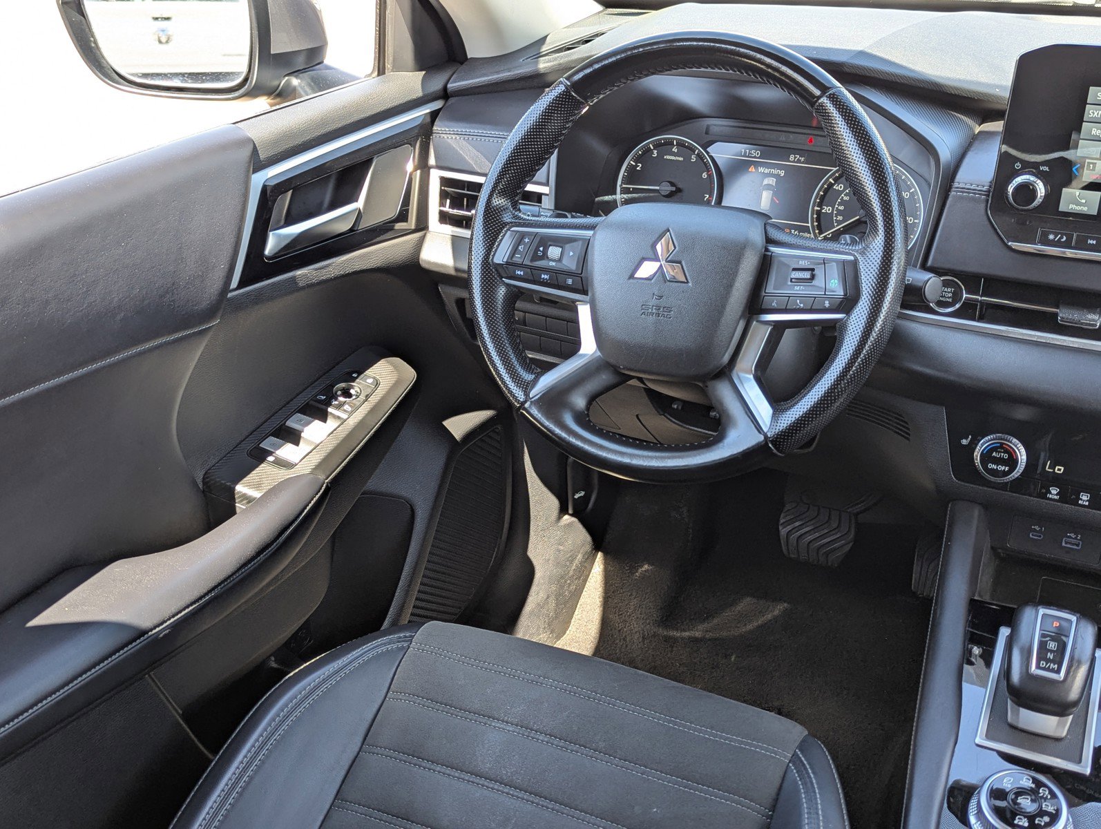 Used 2024 Mitsubishi Outlander SE AWD/4WD image 16