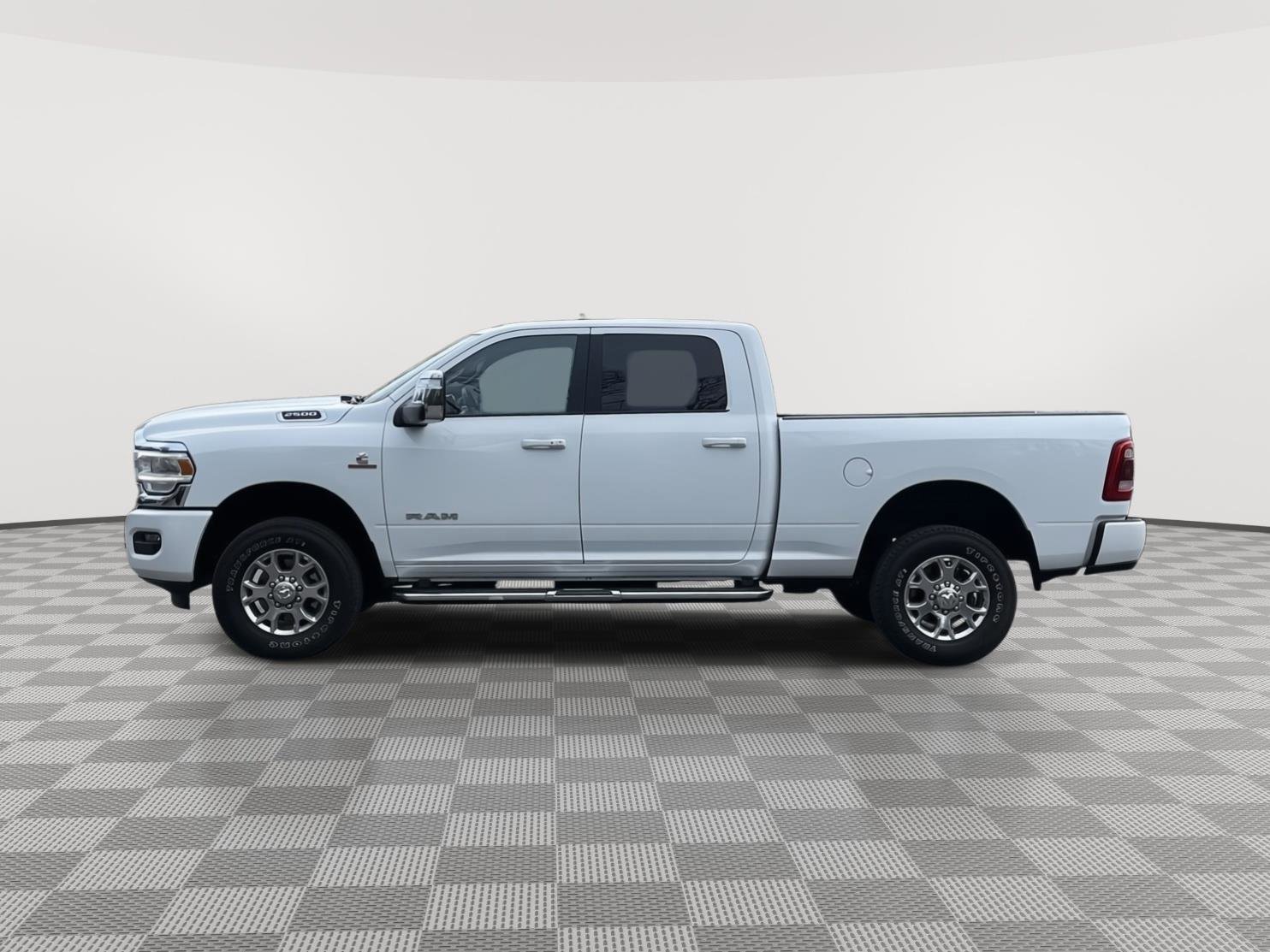 Used 2024 RAM 2500 Laramie AWD/4WD image 14