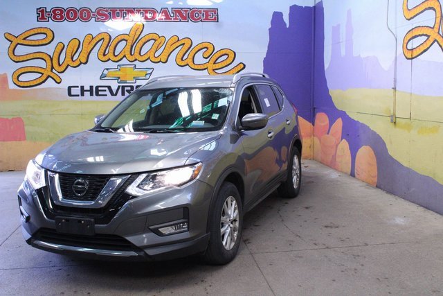 Used 2020 Nissan Rogue SV image 2