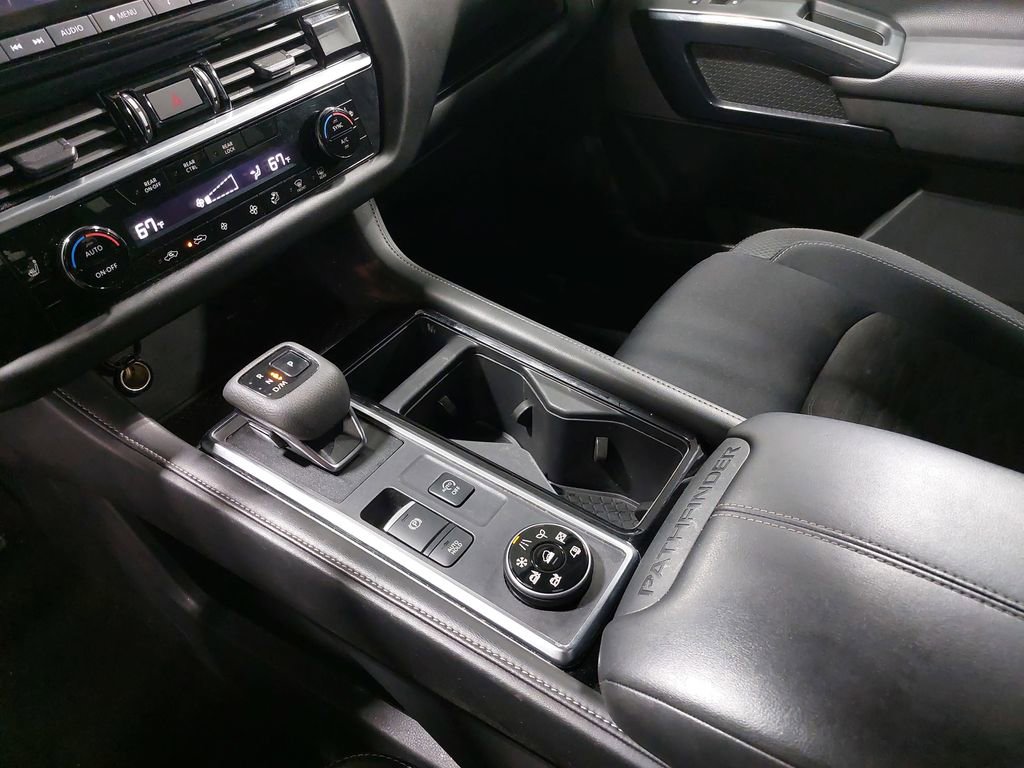 Used 2023 Nissan Pathfinder SV image 26