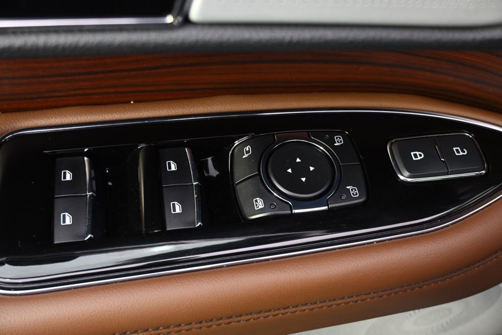 Used 2024 Lincoln Navigator Reserve AWD/4WD image 24