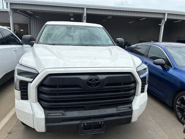 Used 2022 Toyota Tundra SR5 RWD image 2