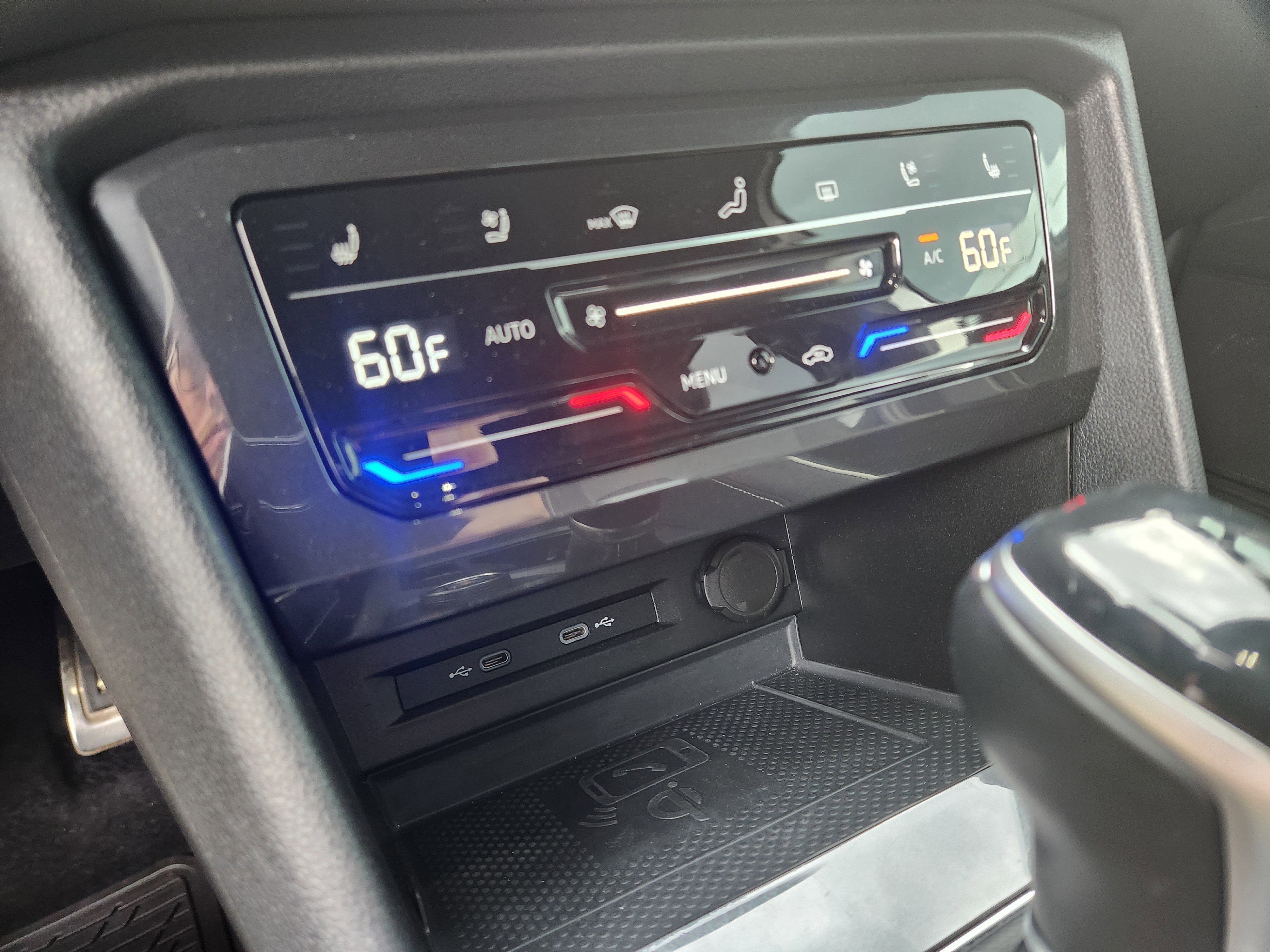 Certified 2022 Volkswagen Tiguan SEL R-Line image 34