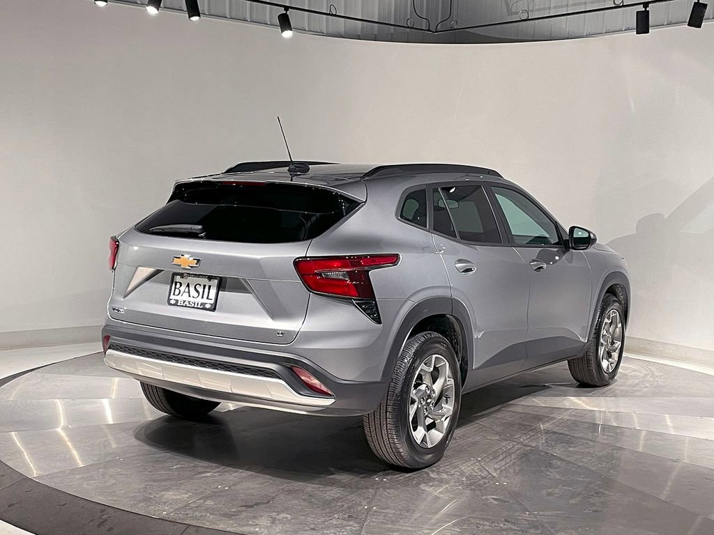 Used 2024 Chevrolet Trax LT image 11