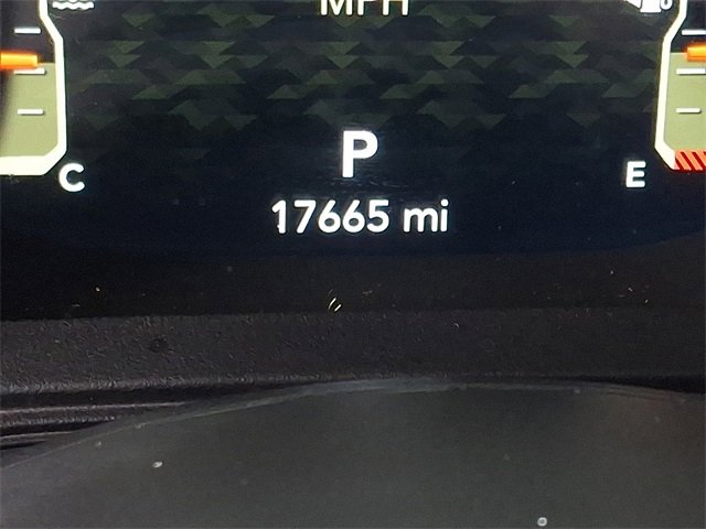 Used 2025 Jeep Wrangler Sahara image 19