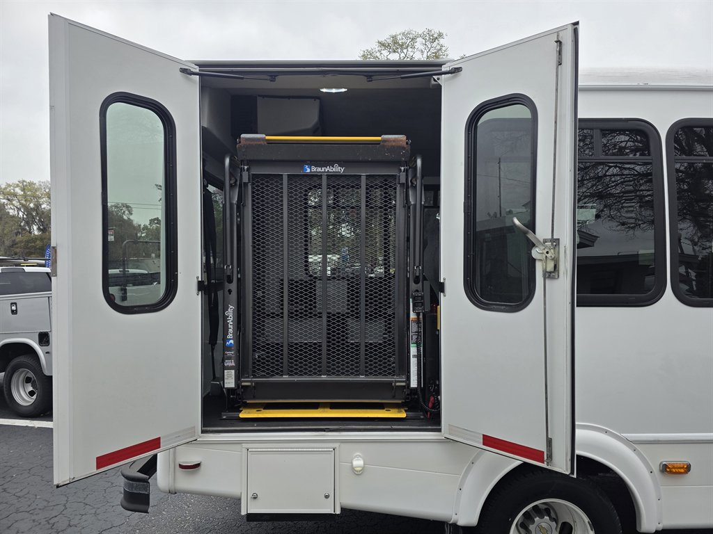 Used 2016 Chevrolet Express 3500 w/ Shuttle Bus Package image 7