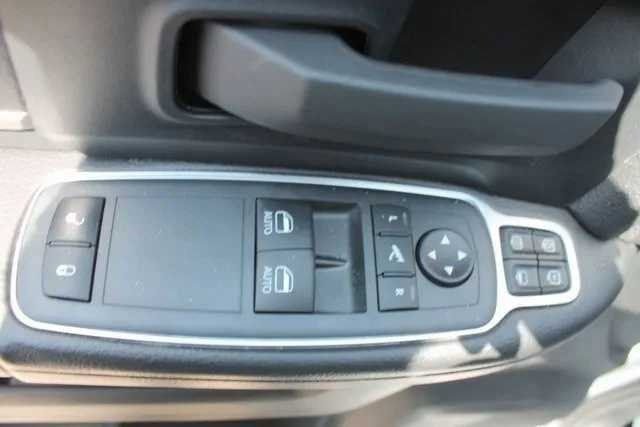New 2024 RAM 2500 Tradesman w/ Chrome Appearance Group AWD/4WD image 33