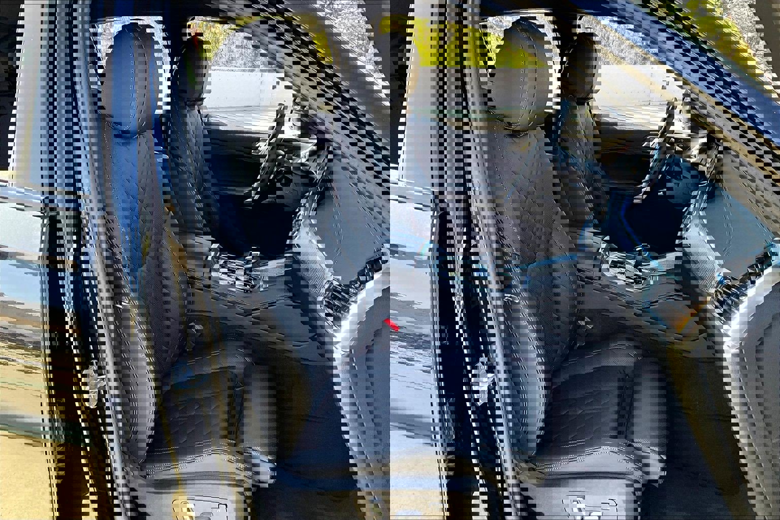 Used 2023 BMW X6 xDrive40i w/ M Sport Package image 6