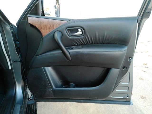 Used 2023 Nissan Armada SL w/ Captain's Chairs Package image 22