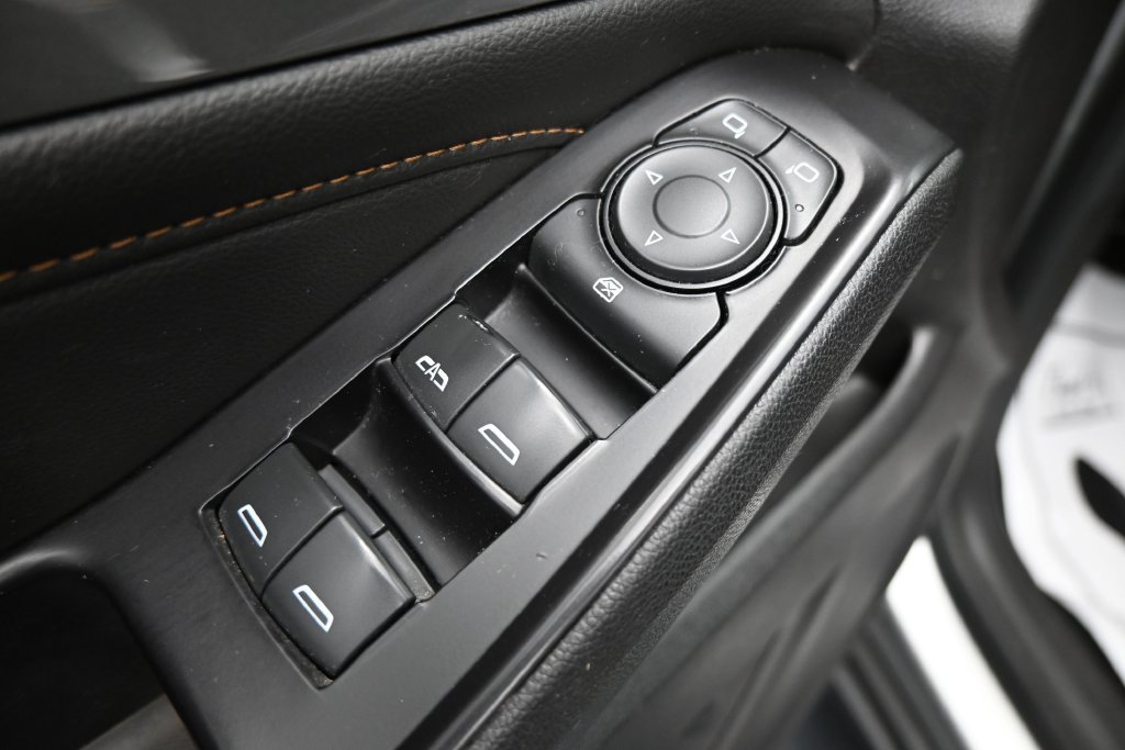 Used 2019 Chevrolet Traverse LT FWD image 11