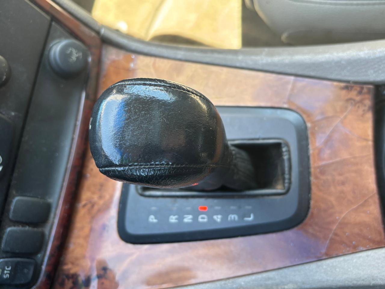Used 2005 Volvo V70 2.4 FWD image 13