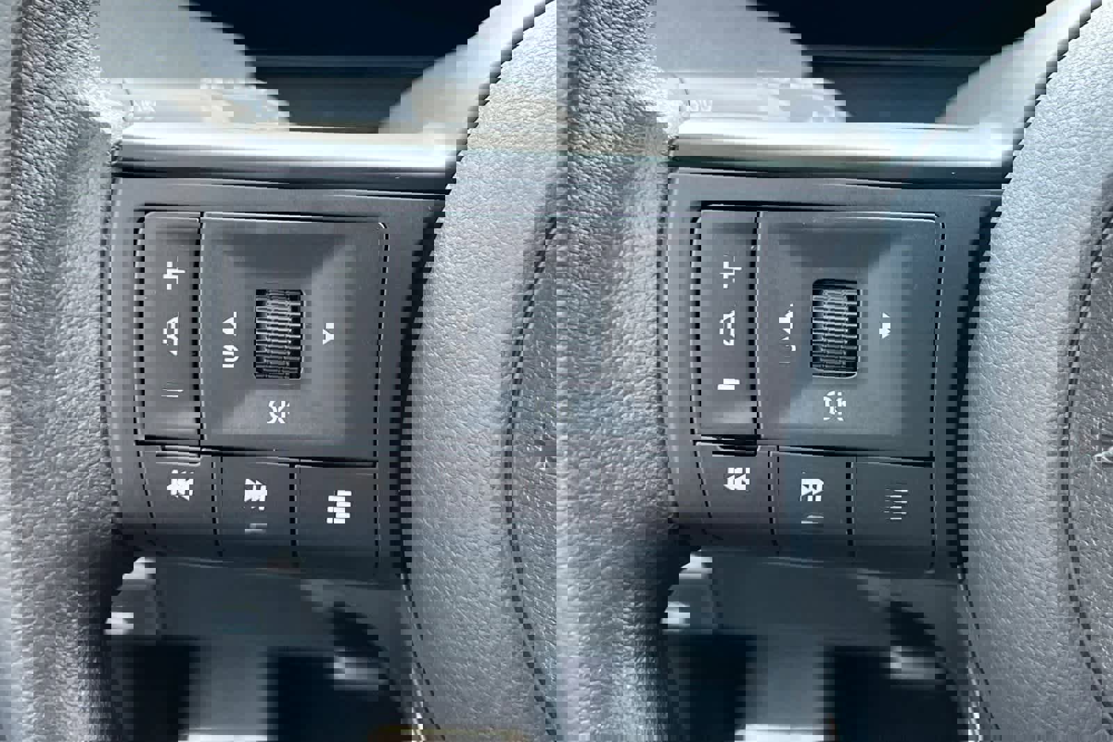 New 2026 Nissan Kicks SV image 29