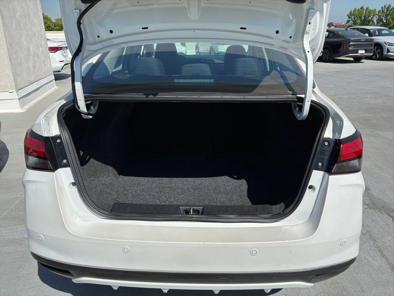 Used 2025 Nissan Versa SV image 29