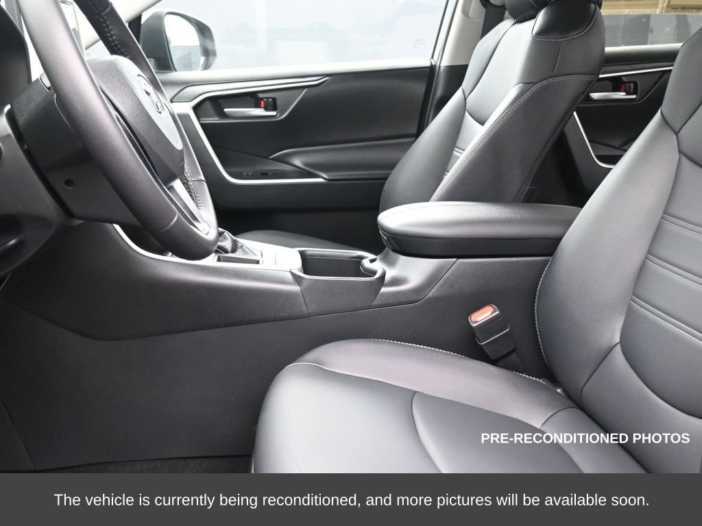 Used 2023 Toyota RAV4 XLE Premium image 16