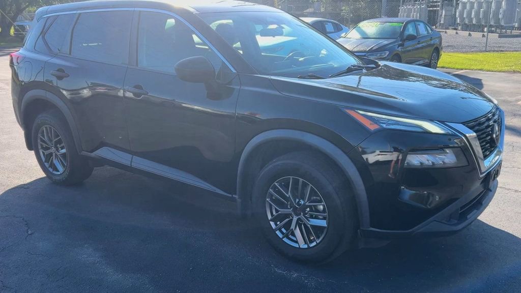 Used 2021 Nissan Rogue S AWD/4WD image 2