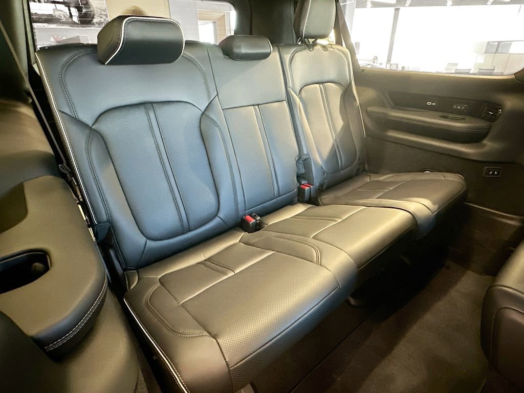 New 2025 Jeep Grand Wagoneer L Series II Obsidian w/ Quick Order Packagew 28T image 32