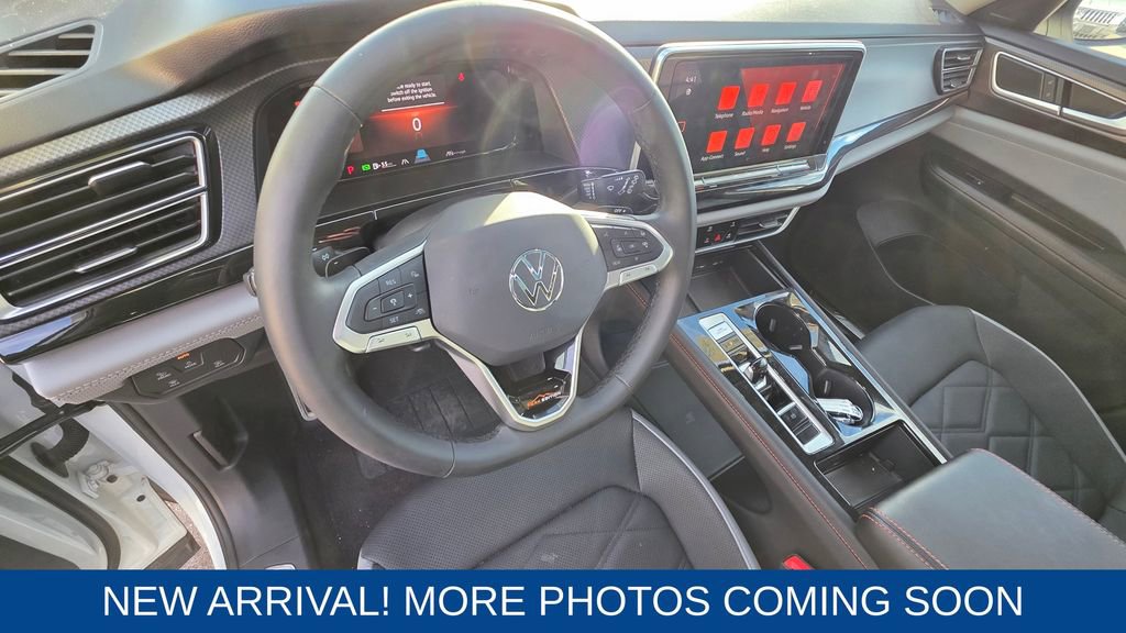 Used 2024 Volkswagen Atlas Peak Edition SE image 12