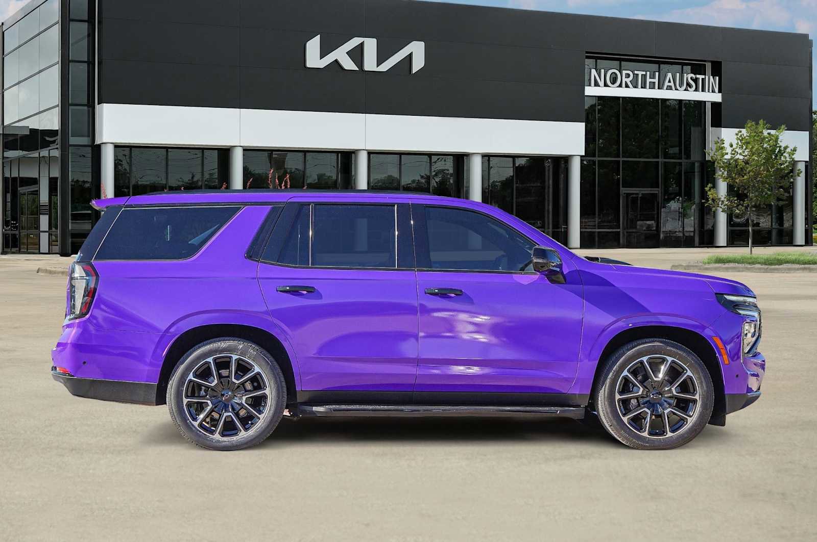 Used 2025 Chevrolet Tahoe RST w/ RST Capability Package image 7