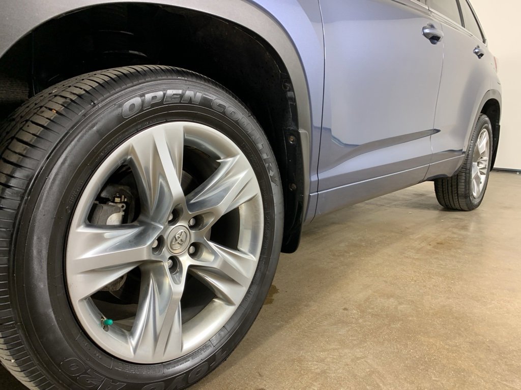 Used 2015 Toyota Highlander Limited image 2