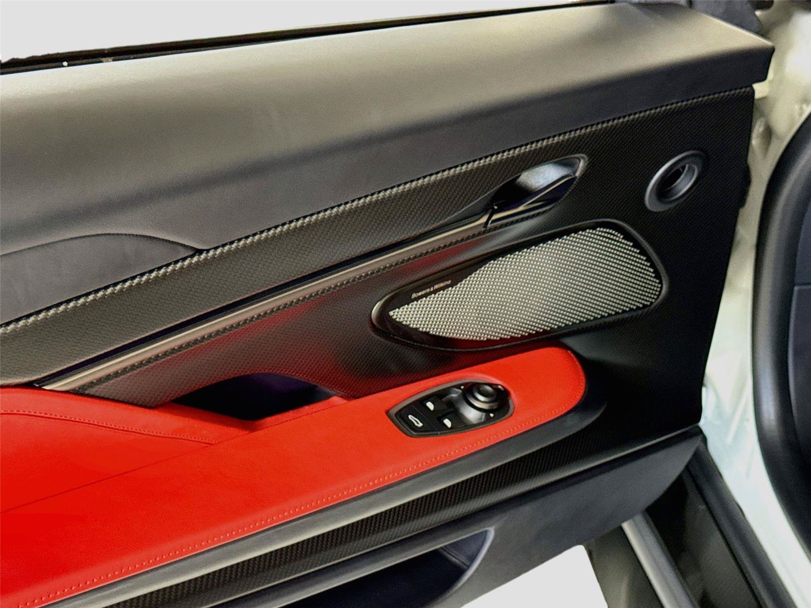 Used 2025 Aston Martin Vanquish RWD image 13
