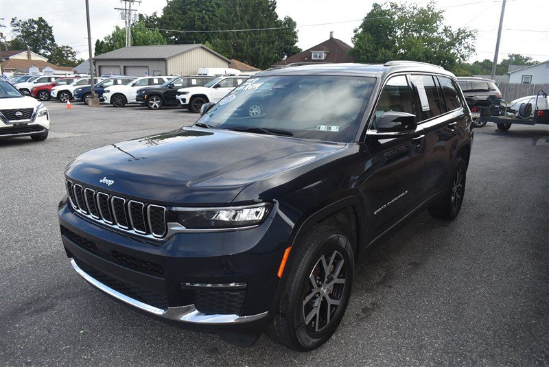 Used 2023 Jeep Grand Cherokee L Limited w/ Trailer Tow Group (B) AWD/4WD image 7