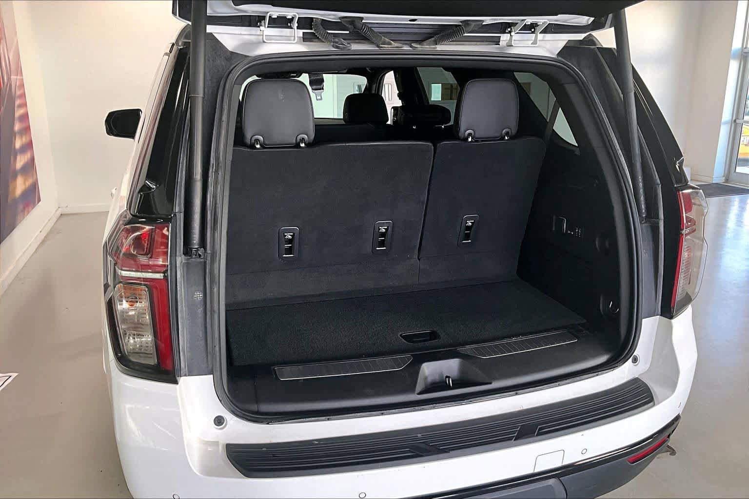 Used 2023 Chevrolet Tahoe RST w/ Luxury Package image 17