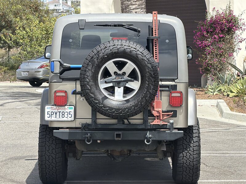 Used 2005 Jeep Wrangler Unlimited Rubicon w/ Sahara Edition Group AWD/4WD image 6
