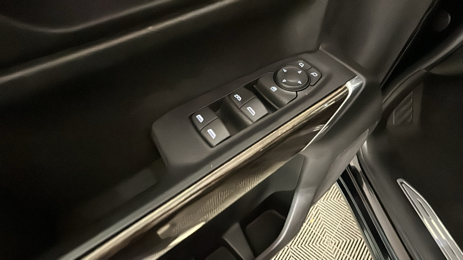 Used 2019 GMC Sierra 1500 SLE w/ SLE Value Package AWD/4WD image 13