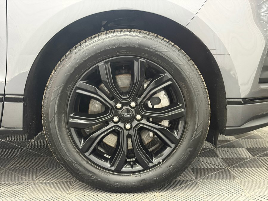 Used 2022 Ford Edge SE w/ Black Appearance Package image 31