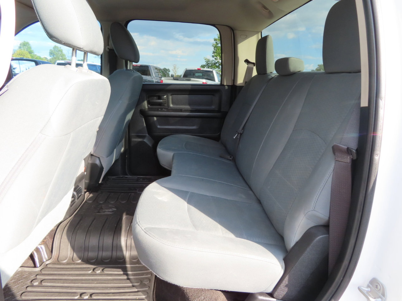 Used 2018 RAM 2500 Tradesman w/ Chrome Appearance Group image 21