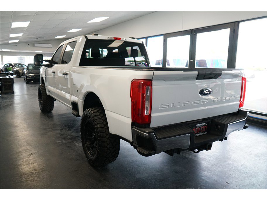 Used 2023 Ford F250 XL w/ FX4 Off-Road Package image 5