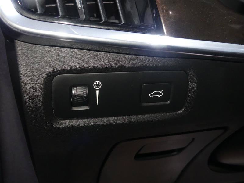 Used 2018 Volvo S90 T5 Momentum w/ Convenience Package AWD/4WD image 30