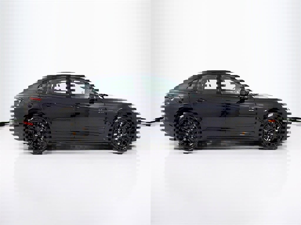 New 2026 Porsche Panamera 4 image 8