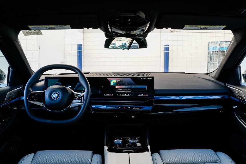 Used 2025 BMW i5 xDrive40 w/ Premium Package image 10