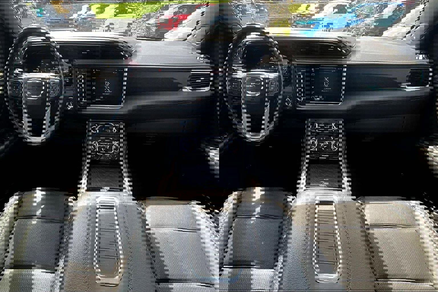 Used 2022 GMC Yukon XL Denali AWD/4WD image 13