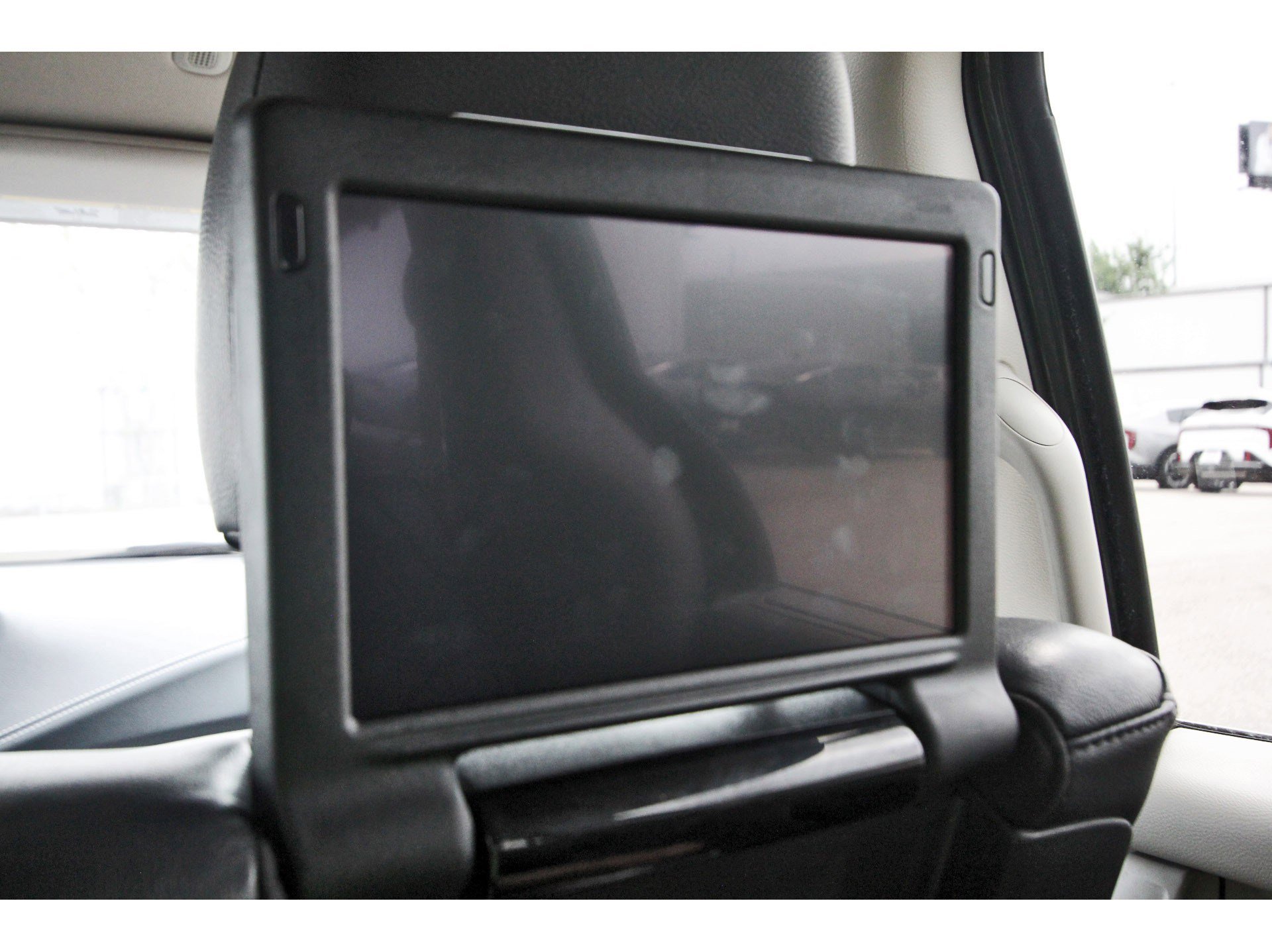 Used 2022 Chrysler Pacifica Touring-L w/ Uconnect Theater Family Group FWD image 14