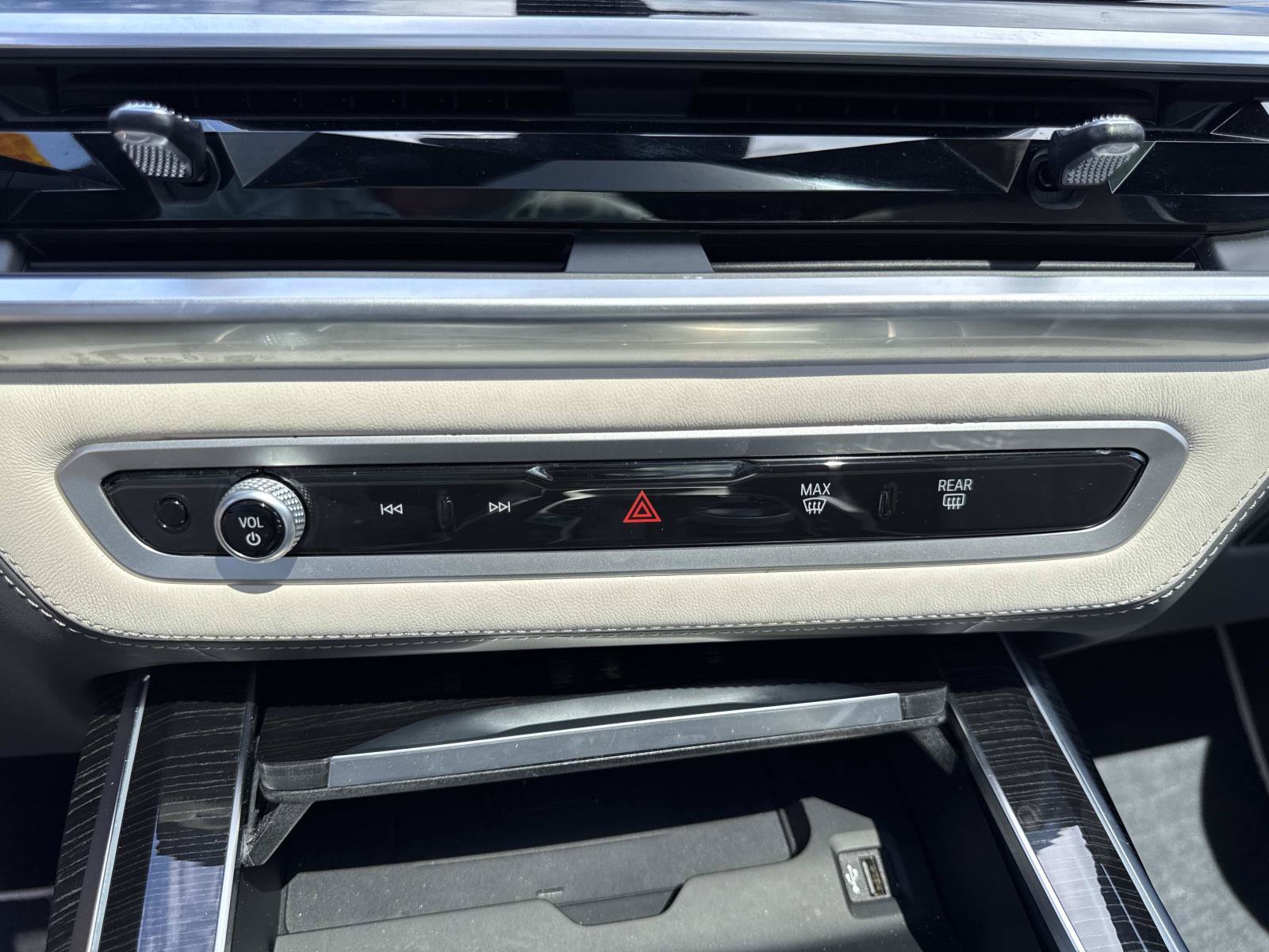Used 2023 BMW X7 M60i w/ Executive Package AWD/4WD image 36