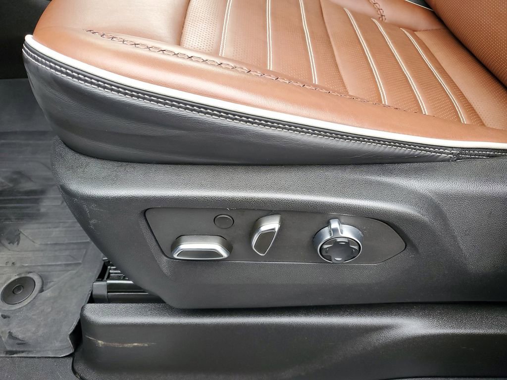 Certified 2023 GMC Yukon Denali Ultimate w/ LPO, Floor Liner Package AWD/4WD image 9