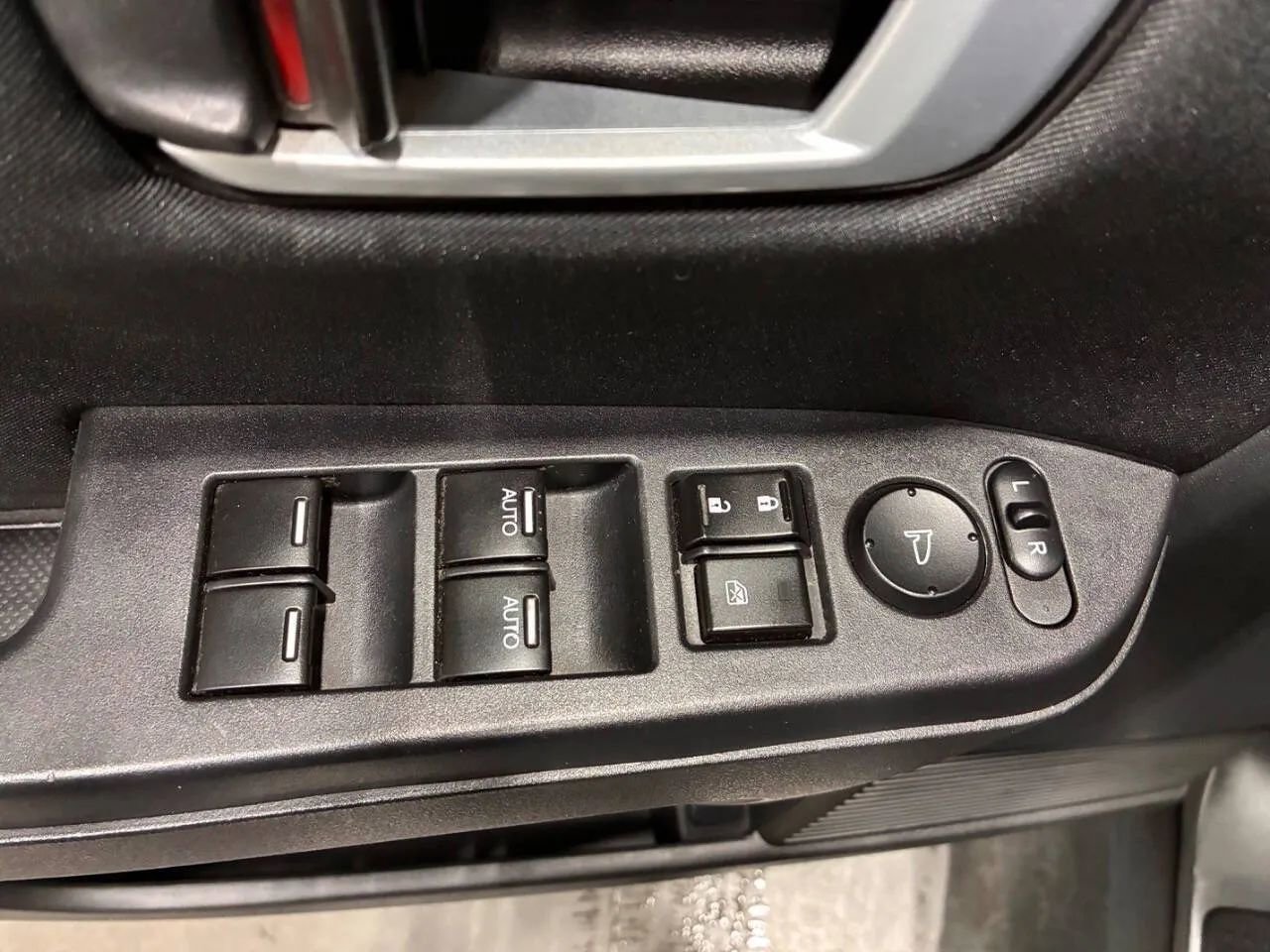 Used 2010 Honda Pilot LX image 13