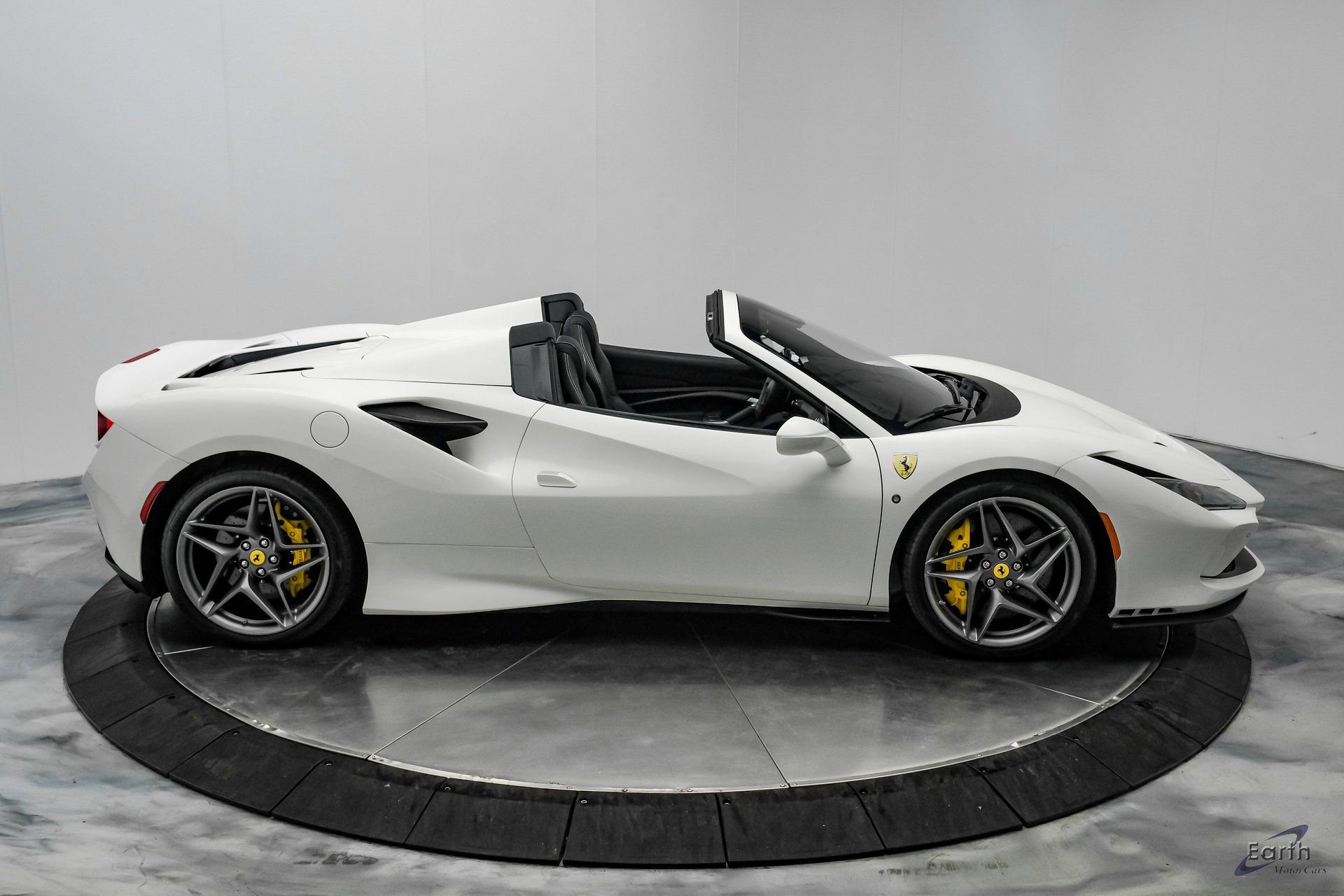 Used 2022 Ferrari F8 Tributo image 33