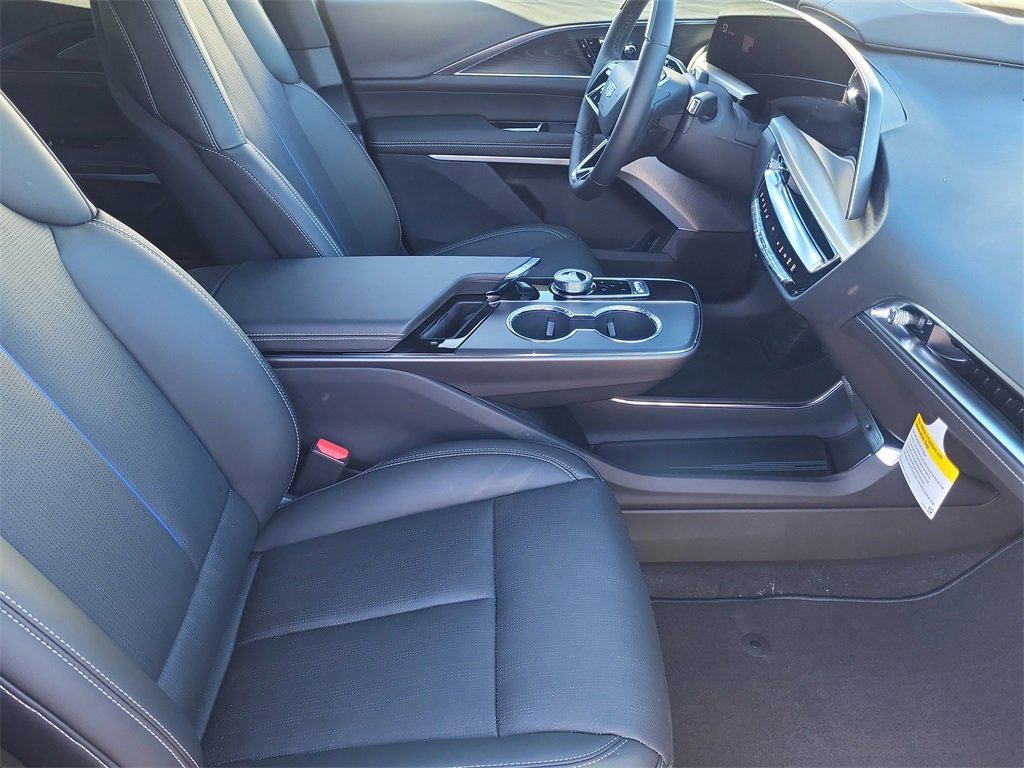 New 2026 Cadillac Lyriq Signature Luxury image 10