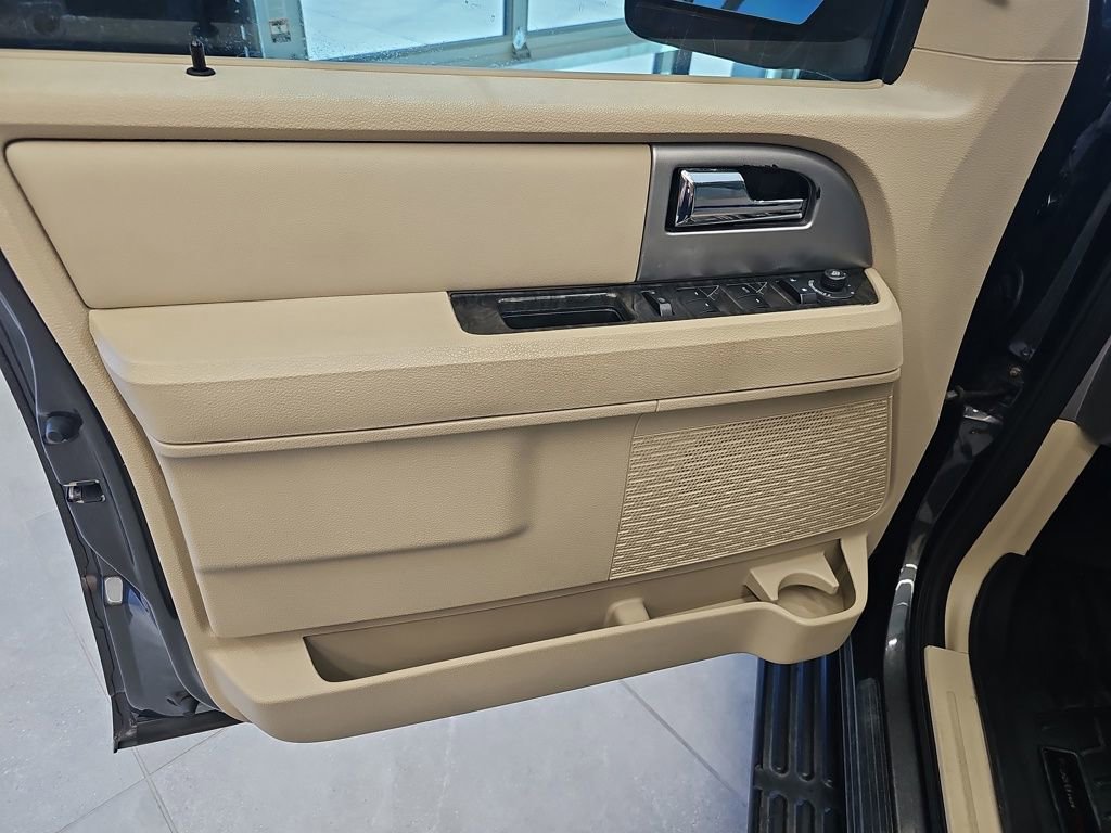 Used 2017 Ford Expedition Limited image 14