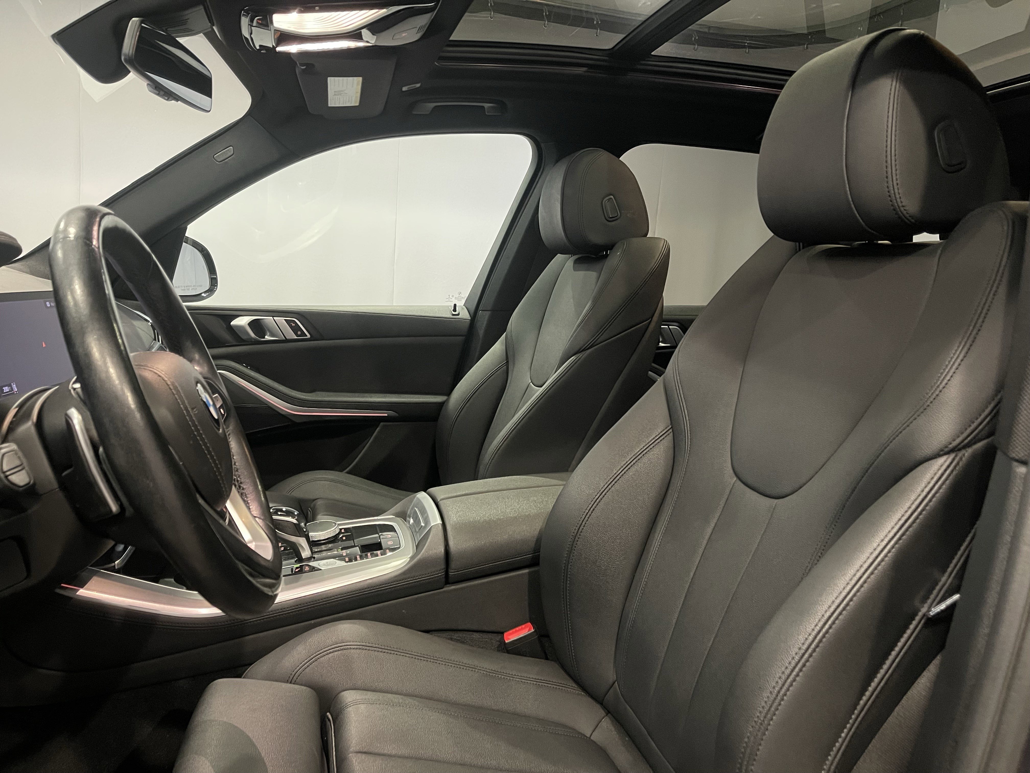 Used 2019 BMW X5 xDrive40i w/ Premium Package 2 AWD/4WD image 14