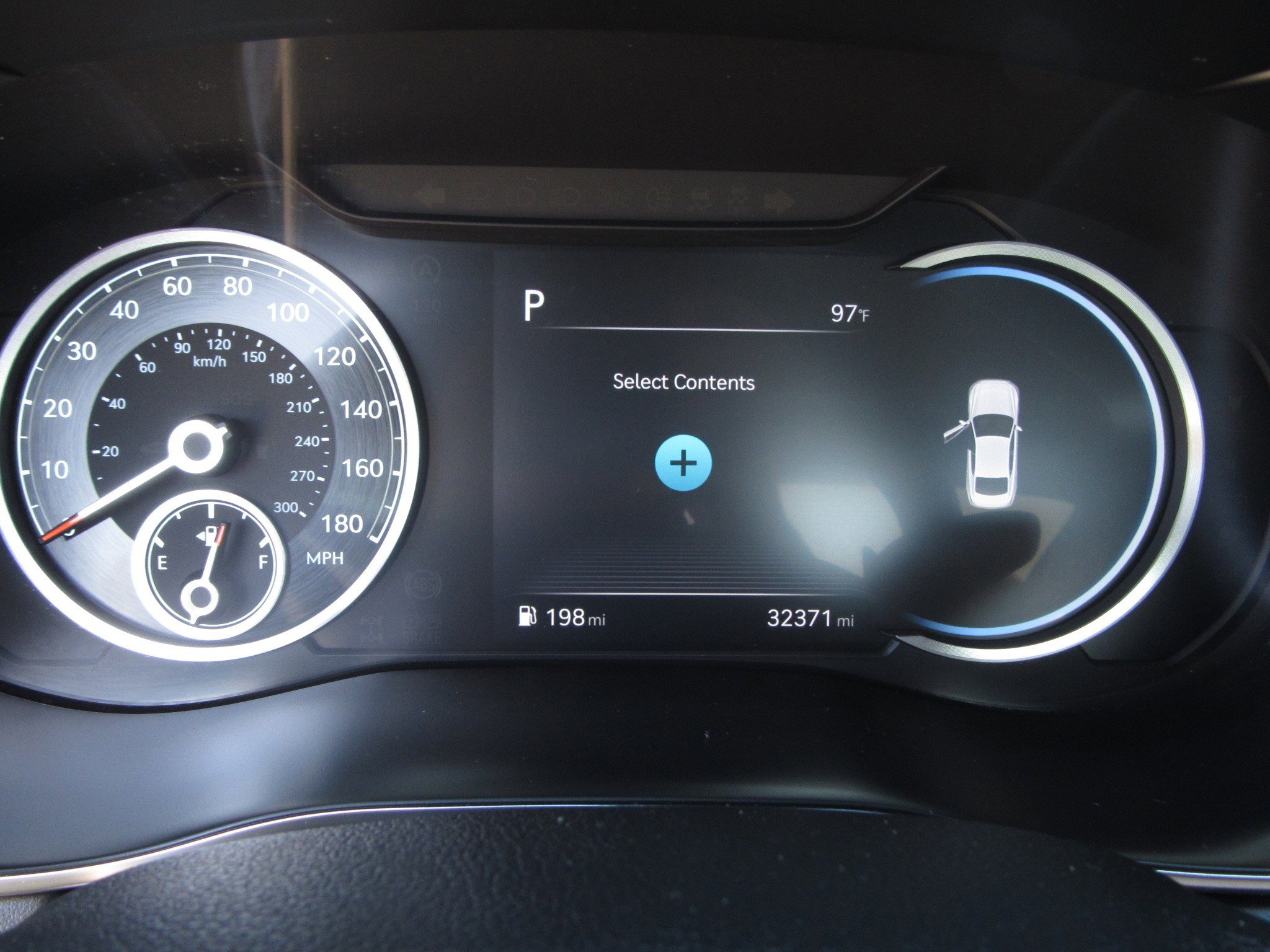 Used 2023 Genesis G70 2.0T image 24