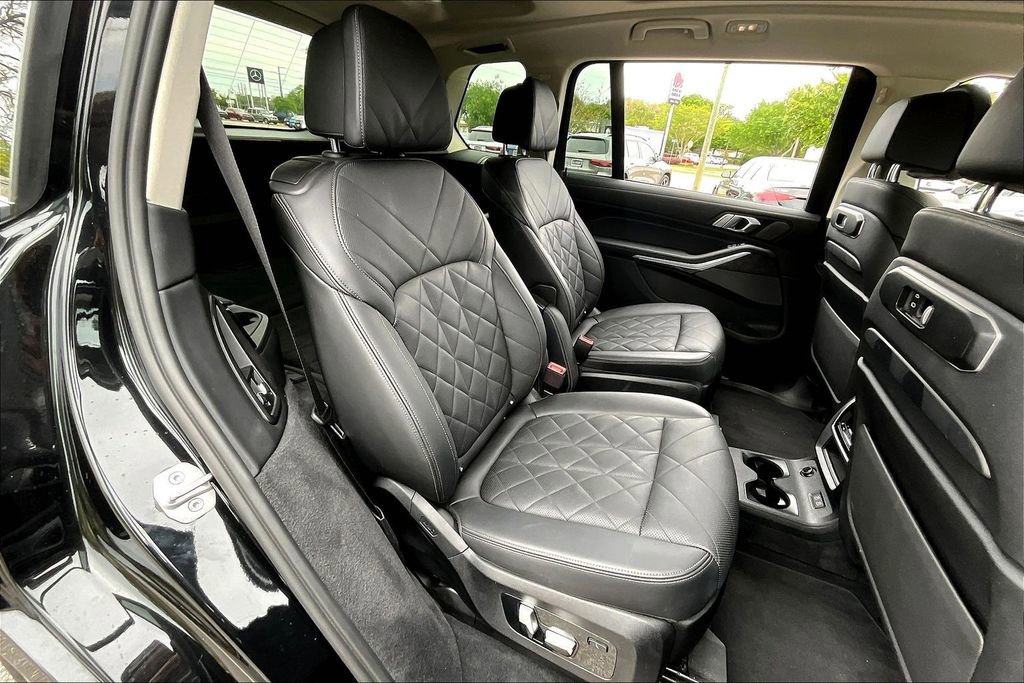 Used 2023 BMW X7 xDrive40i w/ Premium Package image 22