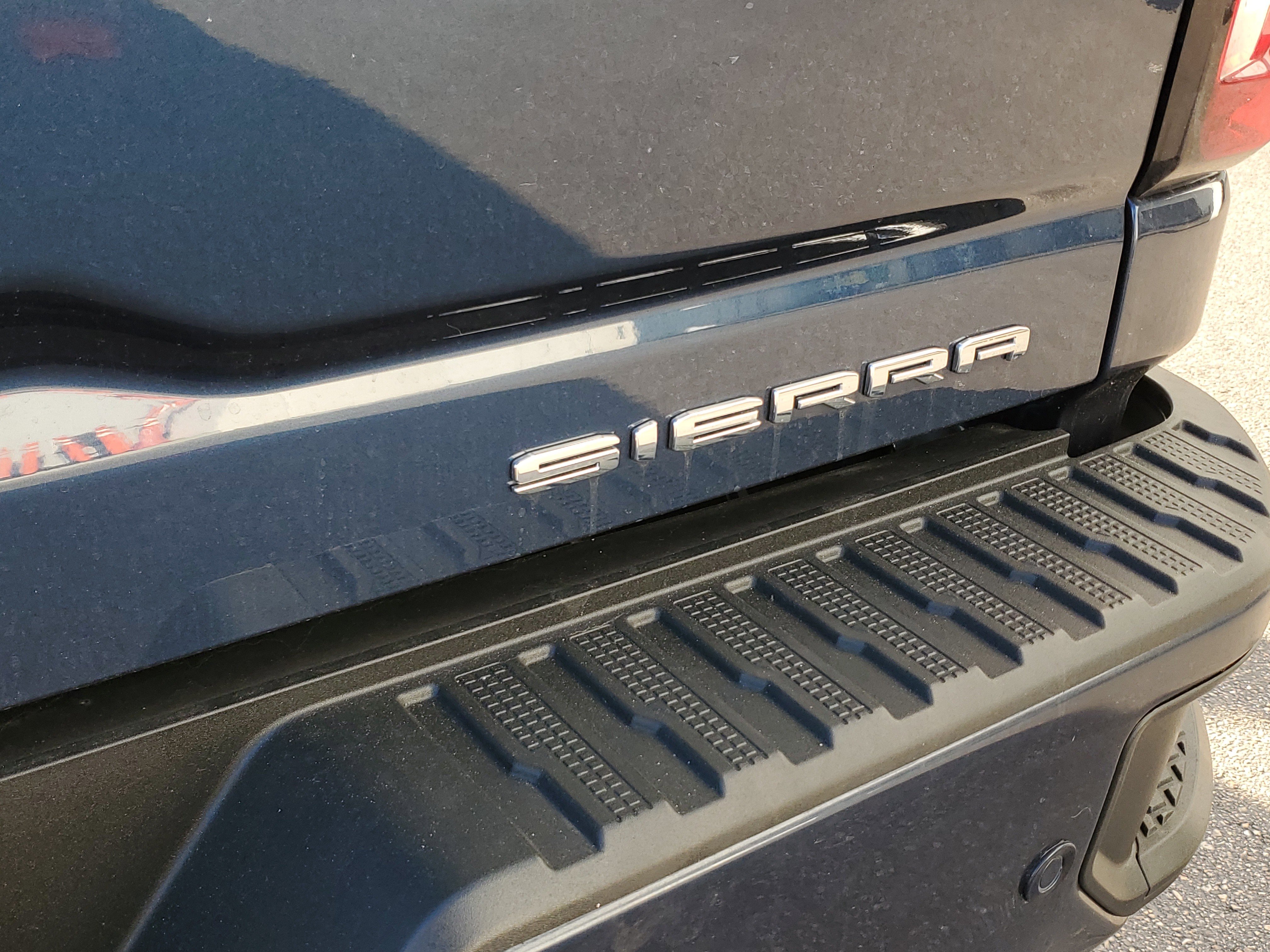 Used 2022 GMC Sierra 2500 Denali w/ Denali Ultimate Package image 14